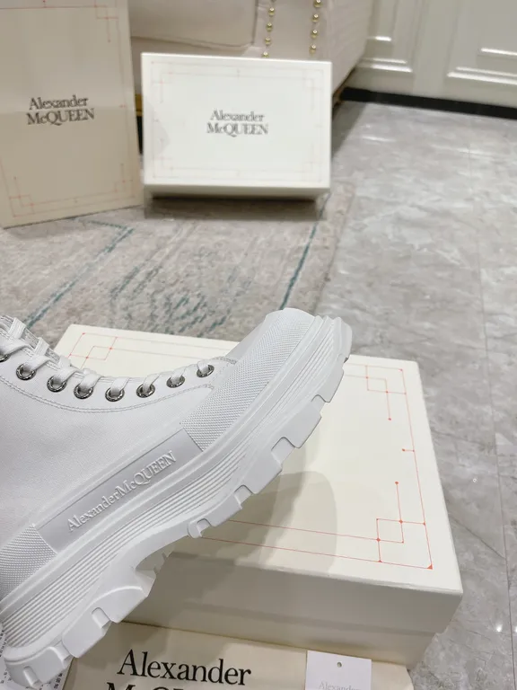 Alexander McQueen Shoe 